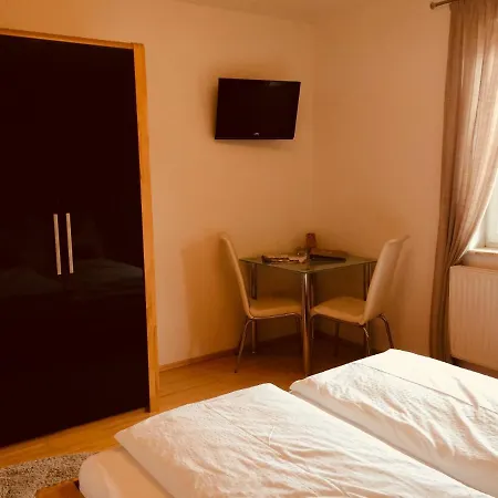 Weingut Obenaus Bed & Breakfast *